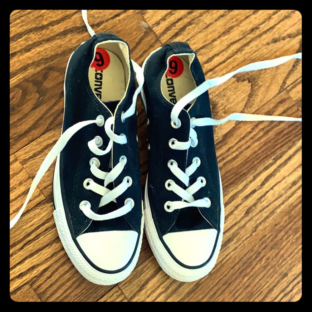 converse (size 6) -women’s.  color: black